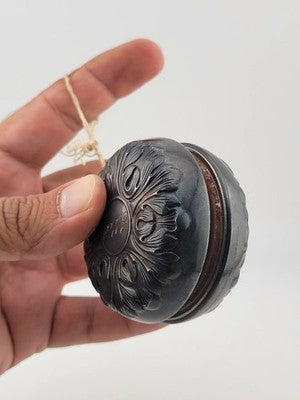 ANTIQUE VICTORIAN GORHAM STERLING SILVER TOY YOYO REPOUSSE LEAVES Steel Body