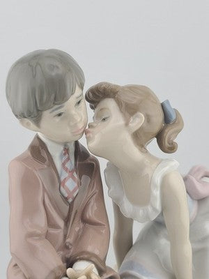 Lladro Porcelain - Ten and Growing Boy Girl Bench 7635 Figurine - Original Box