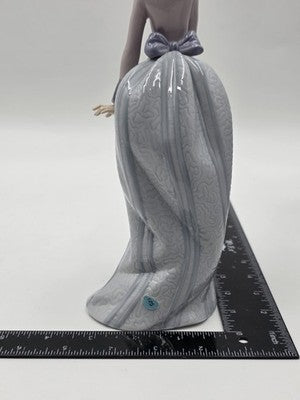 Lladró #7622 “Basket of Love” Girl with Flowers Porcelain Figurine Spain W Box.