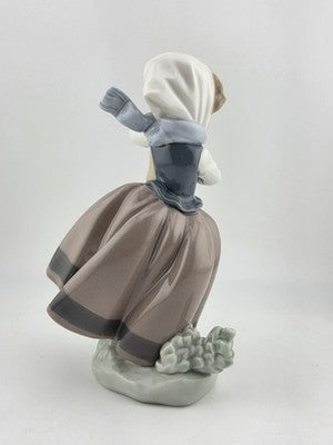 Vintage 1983 Retired Lladro 5223 "Spring is Here" Girl with Flowers No Box