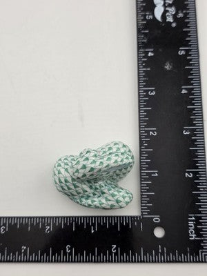 RARE VINTAGE HUNGARY HEREND PAIR SNUGGLING BUNNY RABBITS GREEN FISHNET FIGURINE