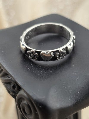 Vintage James Avery Retired Sterling Silver Hearts & Flowers Ring Size 7.