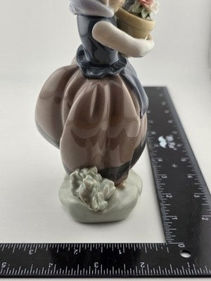 Vintage 1983 Retired Lladro 5223 "Spring is Here" Girl with Flowers No Box