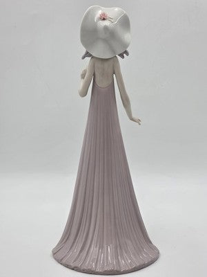 Vtg 1983 Lladro The Debutante #1431 Lady in Hat Figurine Retired W Original  Box