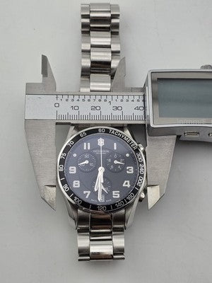 Victorinox Swiss Army Sapphire Chronograph Mens Watch w Box & Links. New Battery