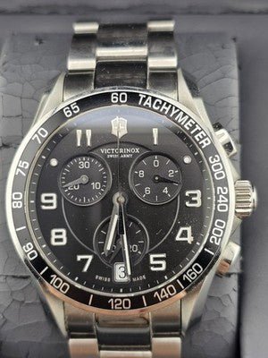 Victorinox Swiss Army Sapphire Chronograph Mens Watch w Box & Links. New Battery