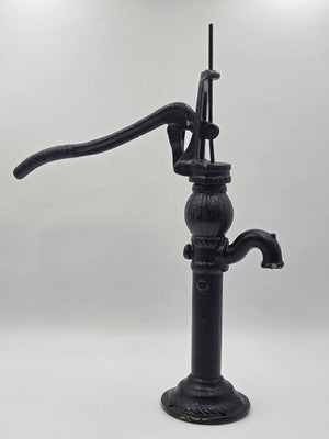 Antique Cast Iron Hand Water Pump Pitcher Pump For Hone Or Farm Garden Decor