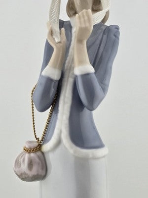 Rare Retired LLADRO 1537 Stepping Out Lady W Dog. Mint Condition. No Chips.