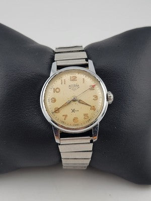 Vintage Medana 500 Xtensa Wrist Watch With Band 33mm. Working Cond.