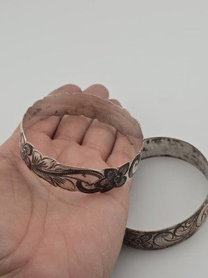 Vintage Pair Sterling Silver 925 Floral Engraved Bangle Bracelets 81g 8.5" Cuff