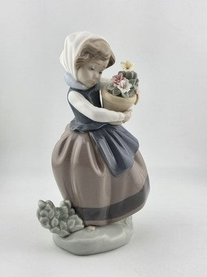 Vintage 1983 Retired Lladro 5223 "Spring is Here" Girl with Flowers No Box