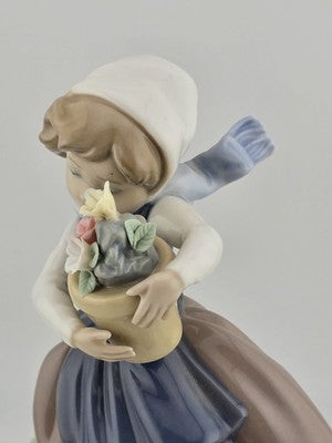 Vintage 1983 Retired Lladro 5223 "Spring is Here" Girl with Flowers No Box