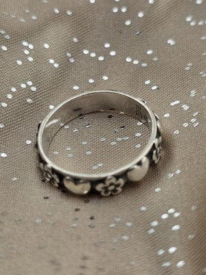 Vintage James Avery Retired Sterling Silver Hearts & Flowers Ring Size 7.