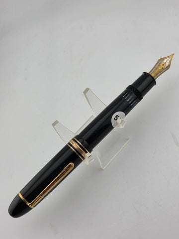 Montblanc 149 Fountain Pen, Tri-color 18C Broad Nib, late 1960s-Exc Condition