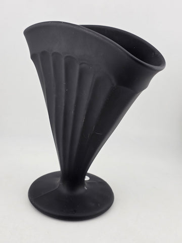 RARE VINTAGE TIFFIN ELEGANT BLACK SATIN GLASS RIBBED FAN VASE. 7" Tall.