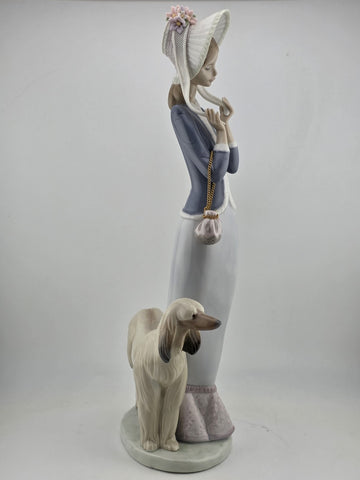 Rare Retired LLADRO 1537 Stepping Out Lady W Dog. Mint Condition. No Chips.