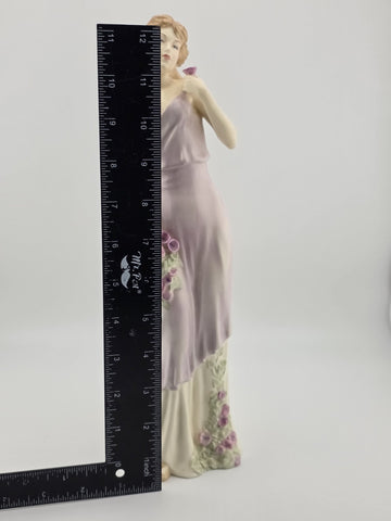 Vintage 1999 Royal Doulton Impressions figurine ‘Tender Moment’ HN 4192.