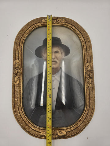 Antique Victorian Convex Bubble Glass Gentlemen Portrait in Gilt Oval Frame