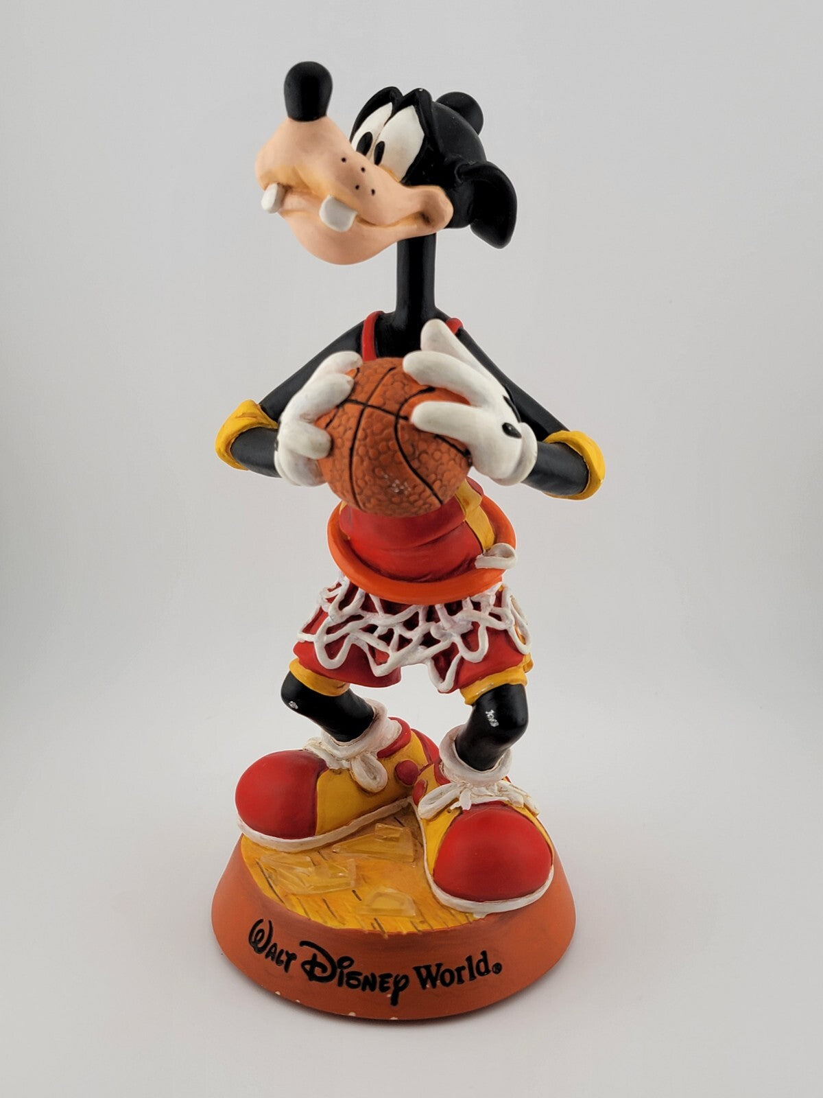 Walt Disney World Disneyland Resort Goofy Basketball Bobble Head Figurine 8.5”