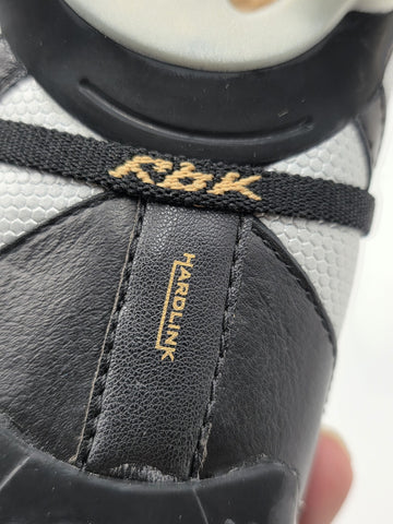 Ryan Giggs Signed Reebok Soccer Cleats w/ COA A1 Memorabilia Display Case