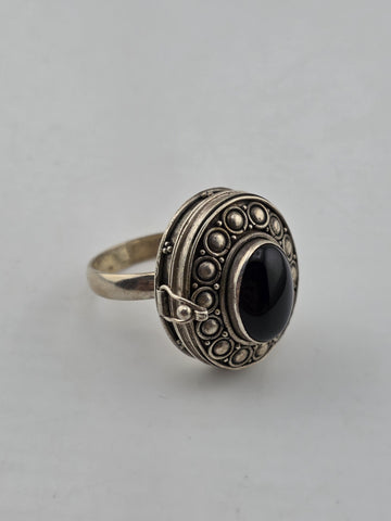Rare Vintage 925 STERLING SILVER AND BLACK ONYX POISON/PILL LOCKET RING SIZE 8.5