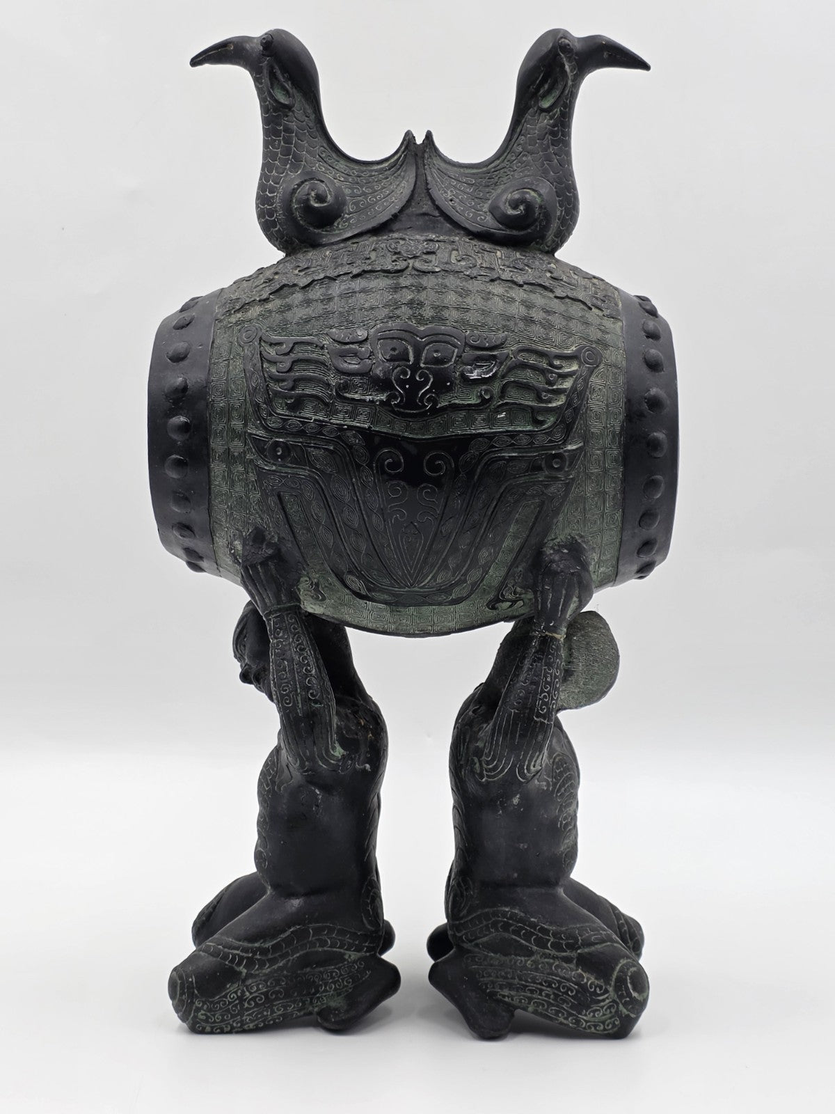 Antique Old China Bronze Ware Dynasty Dragon Head Kneel People Drum Statue 15 in