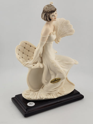 Vtg GIUSEPPE ARMANI Florence 1420F Girl Meg on Sofa with Fan Sculpture Figurine