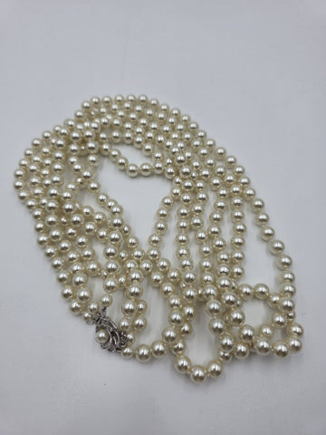 Vtg Long CAMROSE + KROSS JACQUELINE KENNEDY JBK 3 STRAND GLASS PEARL NECKLACE