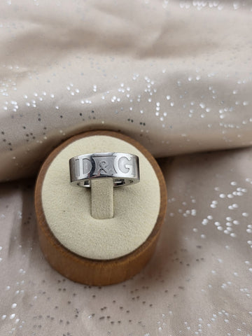 Vintage Dolce & Gabbana D&G LOVE Ring Discontinued Luxury Elegant Classic Sleek