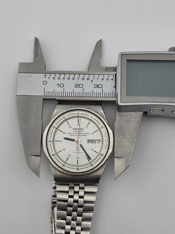 70's Seiko Type II 7559-6010 Quartz White Dial Push Light Watch 1979. Works Read