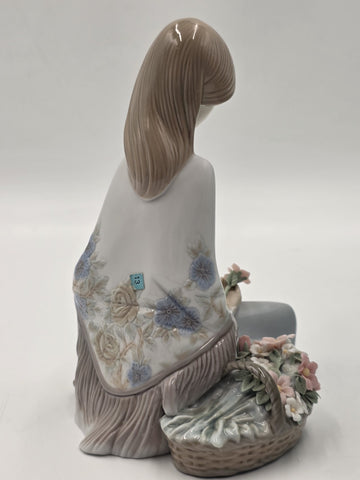1988 Lladro Flower Song 7607 Figurine Cancion de Primavera Boxed Girl Flowers
