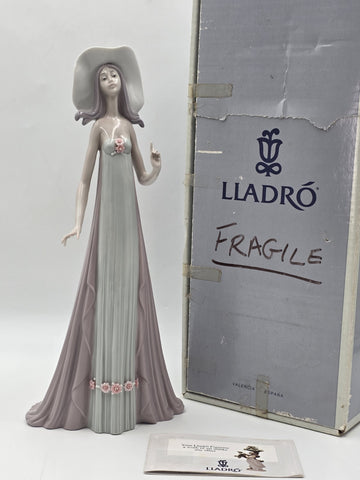 Vtg 1983 Lladro The Debutante #1431 Lady in Hat Figurine Retired W Original  Box