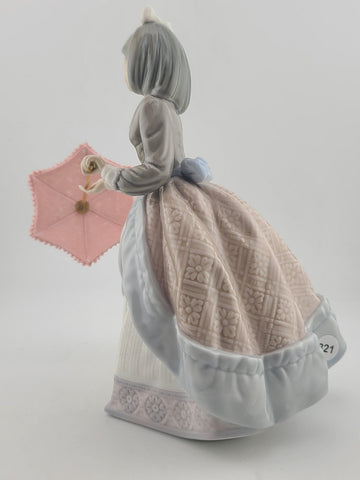 Vtg Lladro Jolie Lady with Parasol #5210 Porcelain Figurine Spain 1983 Retired