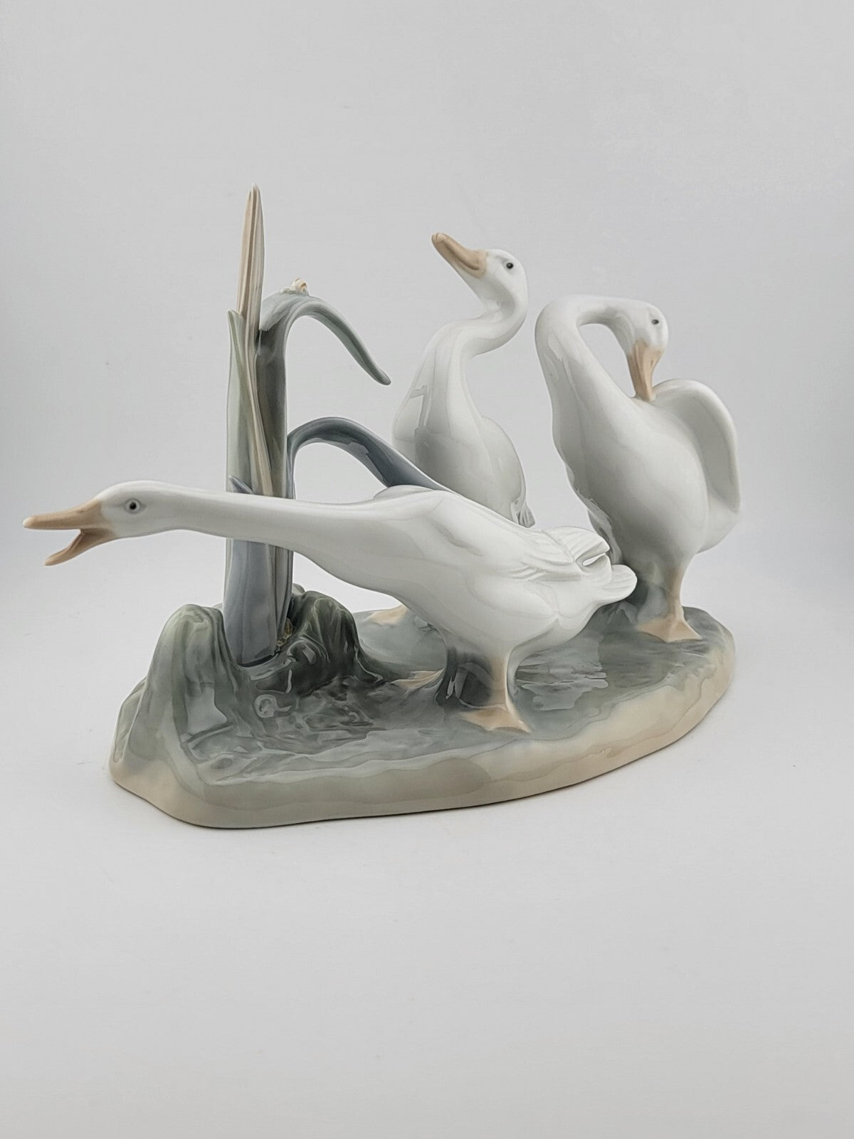 Lladro #4549 Geese With Snail on Reeds Large Porcelain Figurine-RARE RETIRED!