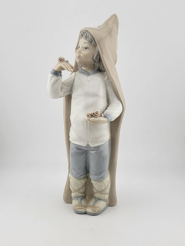 Lladro 'Boy With Snails' Figure 4896 Retired Beutiful Condition Made In Spain
