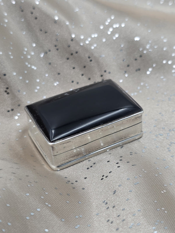 Vanity, Perfume & Shaving