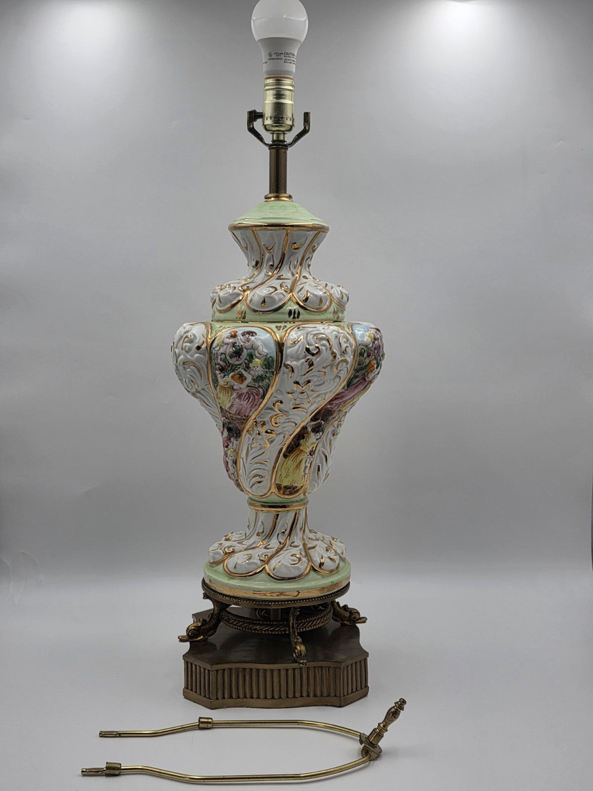 Vintage Italian Capodimonte Hand-Painted Porcelain Table Lamp W Metal Base.
