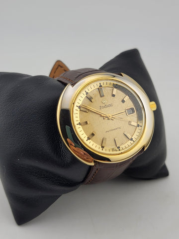 Rare Vintage 1970’s Mechanical Gold Tone Zodiac UFO Date Watch. Working Cond.