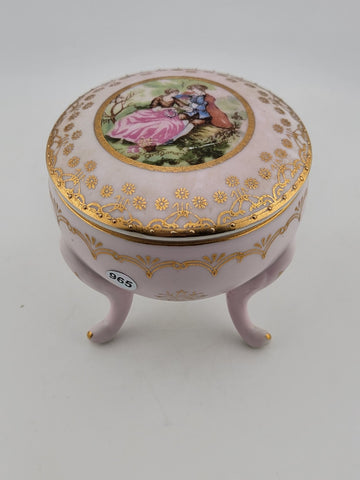 Antique Porcelain Victorian Love Scene 3 Footed Trinket Box w/ Cross Arrow Mark