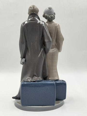 Vintage Retired Lladro 5583 “Sad Parting” Porcelain Figurine W Original Box.