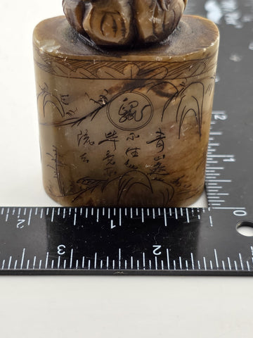 ANTIQUE CHINESE FOO DOG & SEAL SOAP STONE CARVED PILLAR STATUE ART DECOR DESIGN