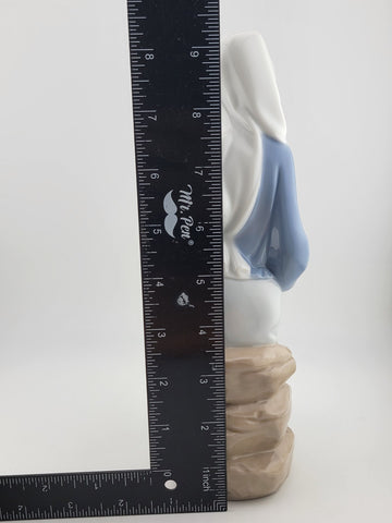 Vintage Lladro Figurine 4972 "GIRL WITH CALLA LILIES SITTING" Retired 1991