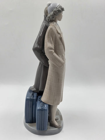 Vintage Retired Lladro 5583 “Sad Parting” Porcelain Figurine W Original Box.