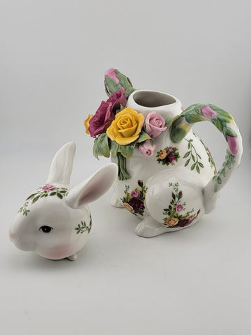 Royal Albert Old Country Roses Porcelain Bunny Rabbit Teapot Decoration VG Cond.