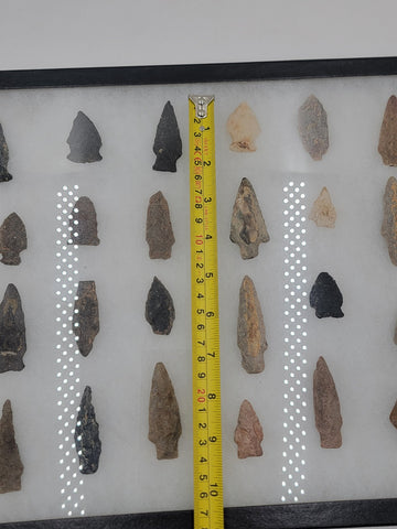 Lot Of 28 Authentic Antique Original Native American Arrowheads In Display Tray.
