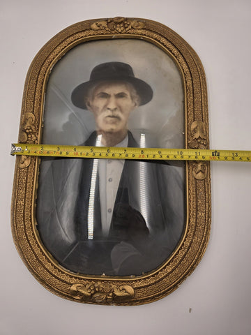 Antique Victorian Convex Bubble Glass Gentlemen Portrait in Gilt Oval Frame