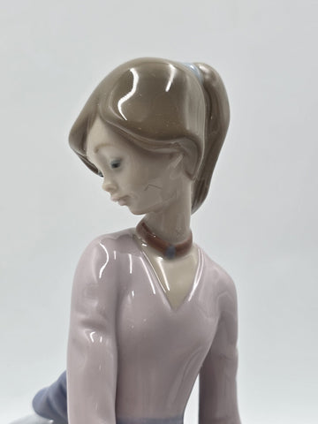 Lladró #7622 “Basket of Love” Girl with Flowers Porcelain Figurine Spain W Box.