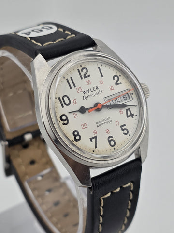 Vintage Wyler Dynaquartz Railroad Approved Swiss Quartz Day Date Watch. Works.