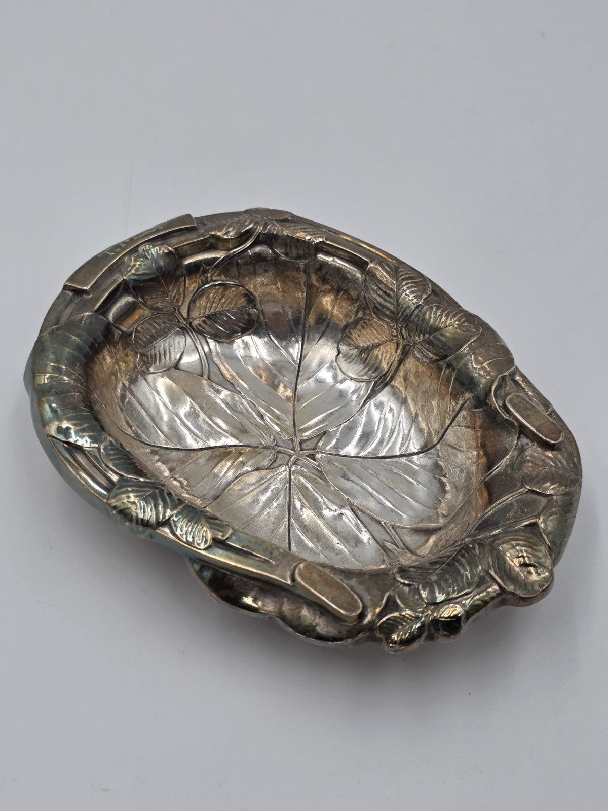 Antique Art Nouveau Sterling Silver Repousse Leaf Vine Bonbon Dish 115.7g