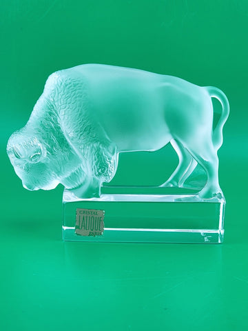 VINTAGE LALIQUE BUFFALO BISON PAPERWEIGHT FIGURINE FRANCE SIGNED. VG CONDITION